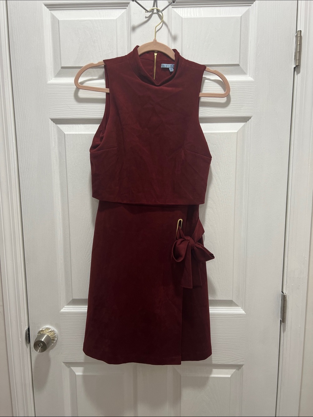 ANTONIO MELANI Burgundy Sleeveless Mini Dress with Side Bow